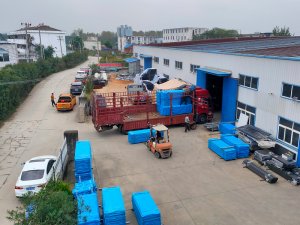 2025年10月13日鋅鋼陽臺護欄裝車發貨！