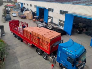 2025年10月29日鋅鋼百葉窗裝車發貨！