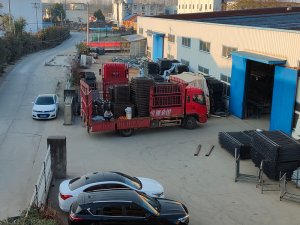 2025年12月5日鋅鋼護窗欄桿裝車發貨！